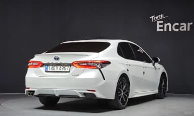 Camry (XV70)