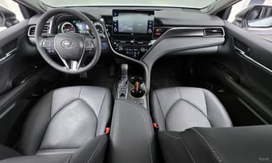 Camry (XV70)