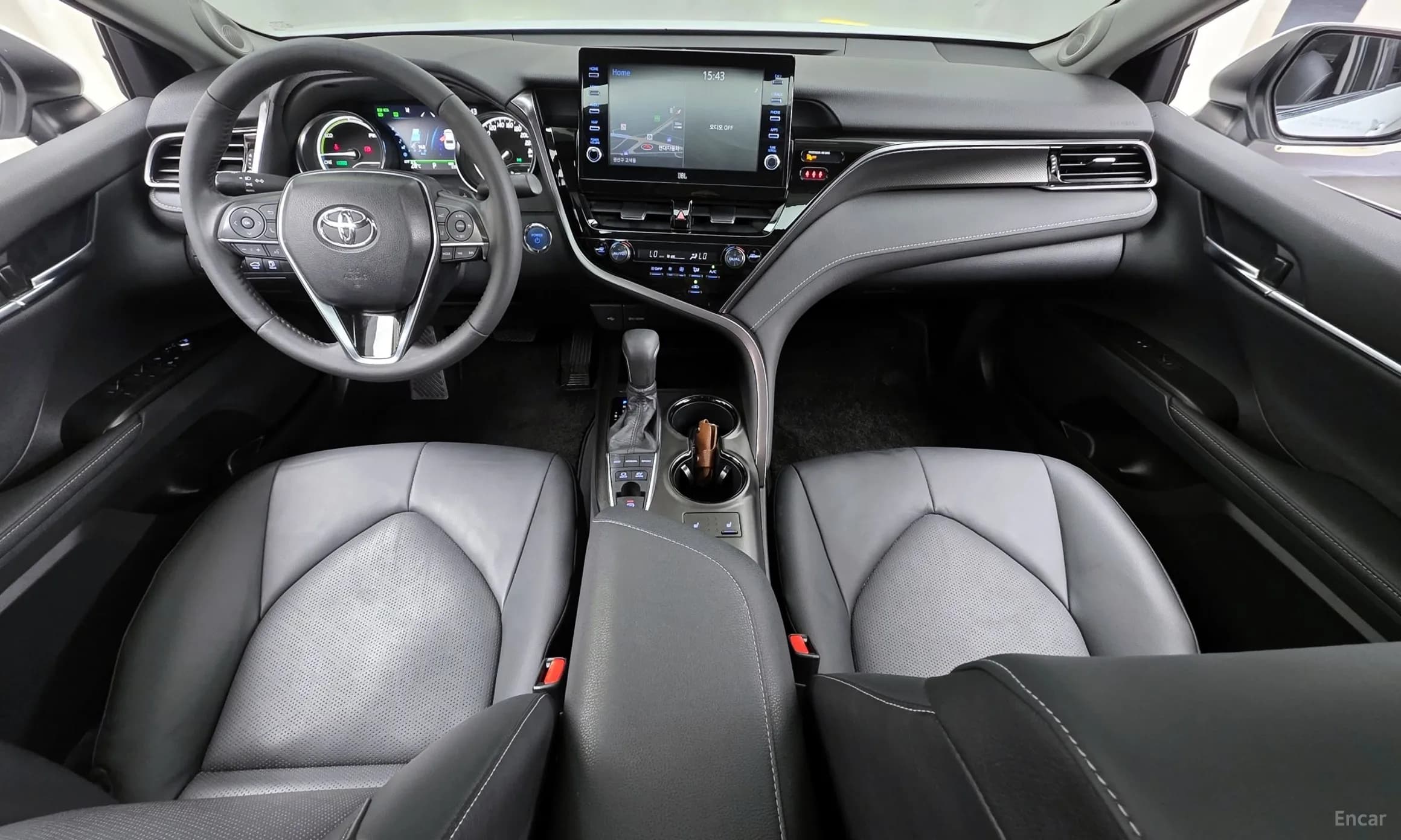 Camry (XV70)