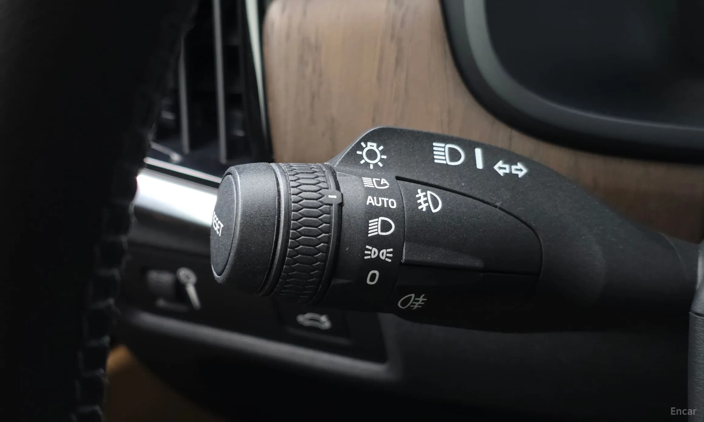 S90