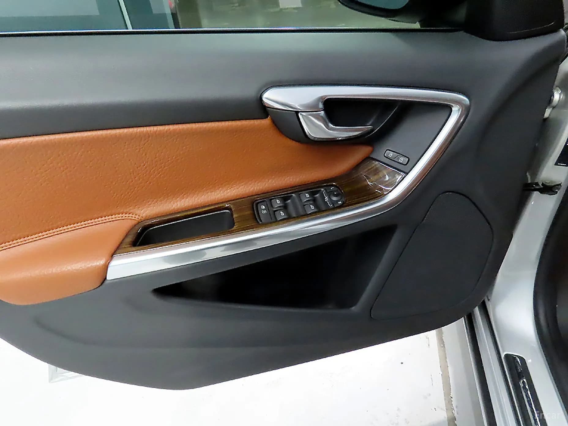 S60