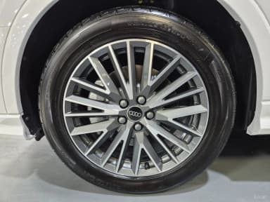 Q3 (F3)