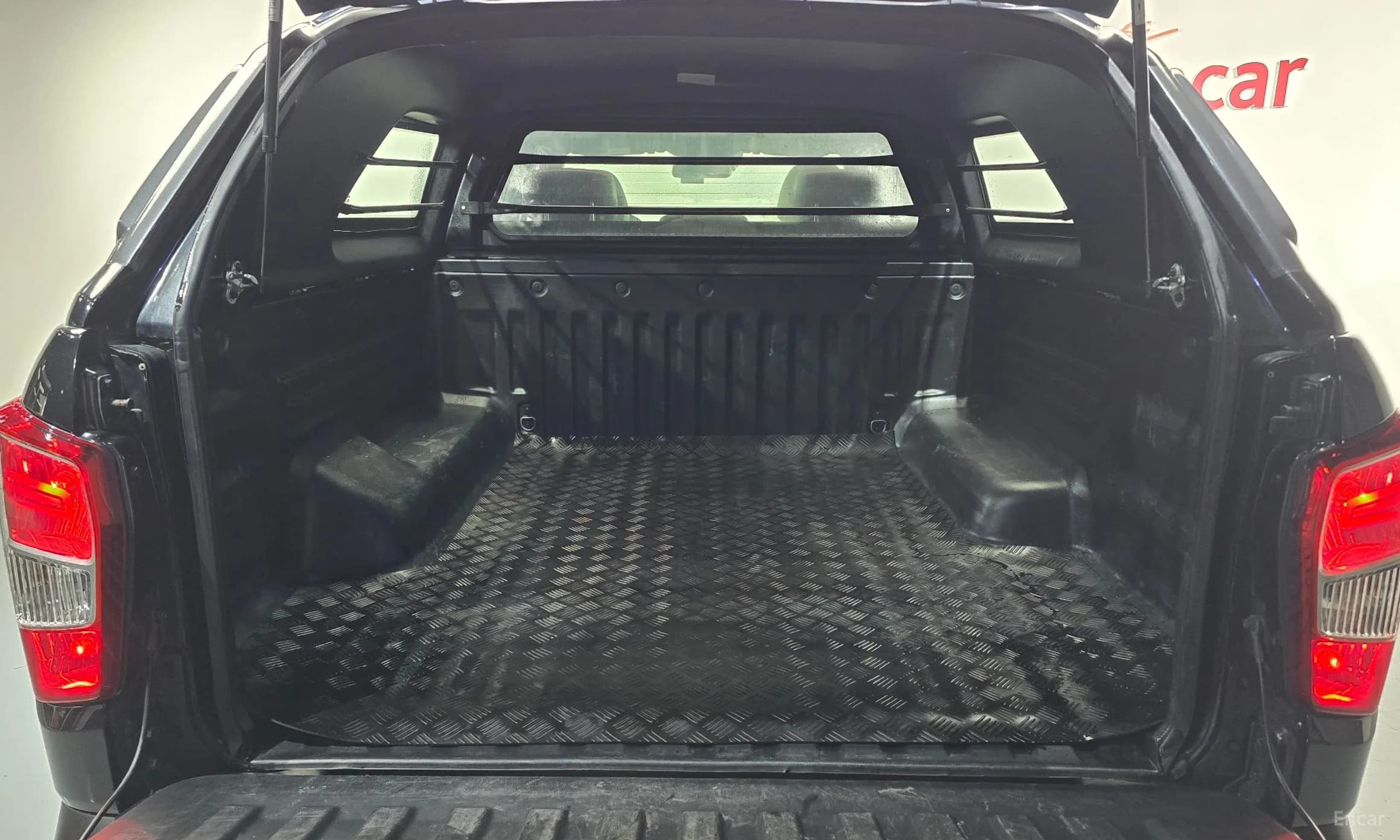 Rexton Sports Khan