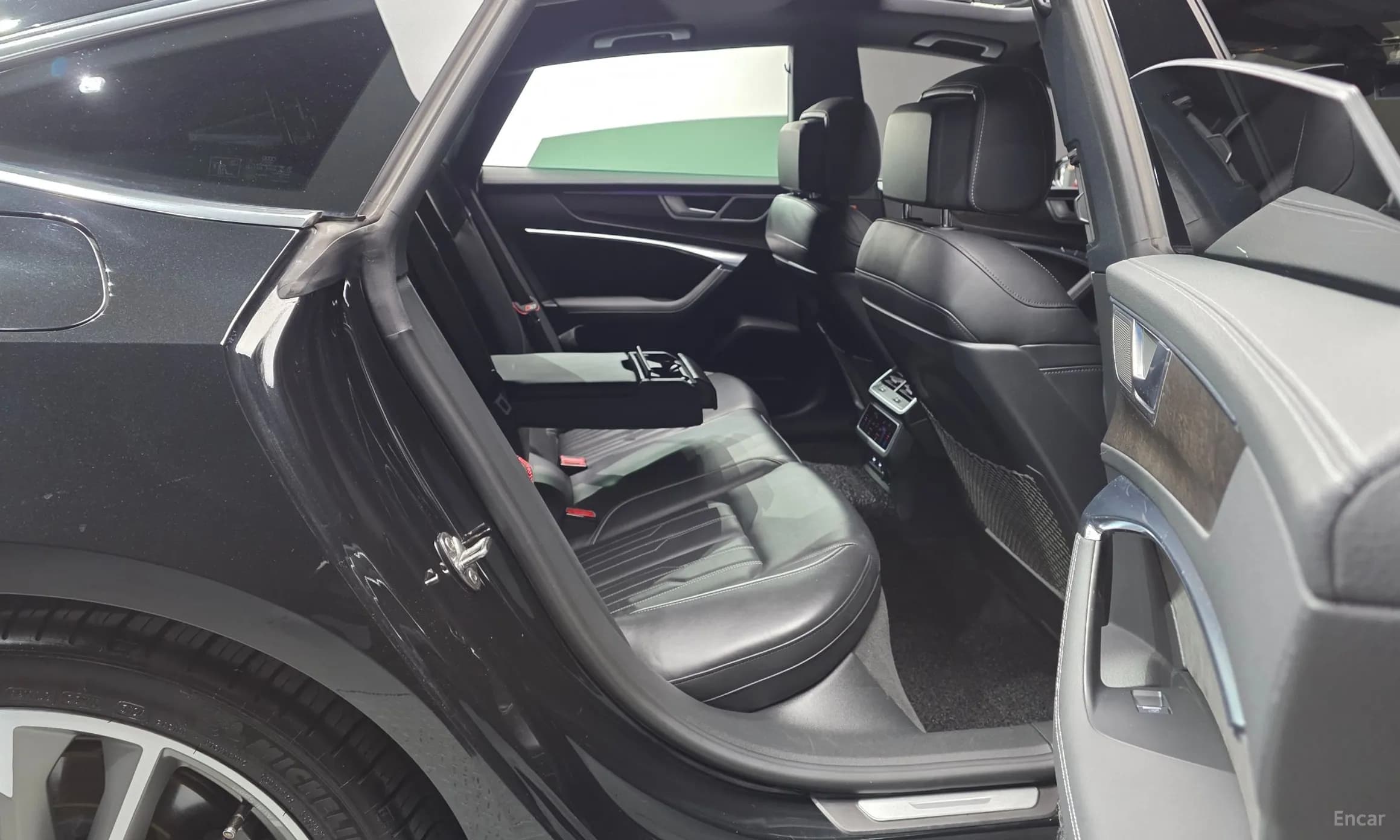 A7 (4K)