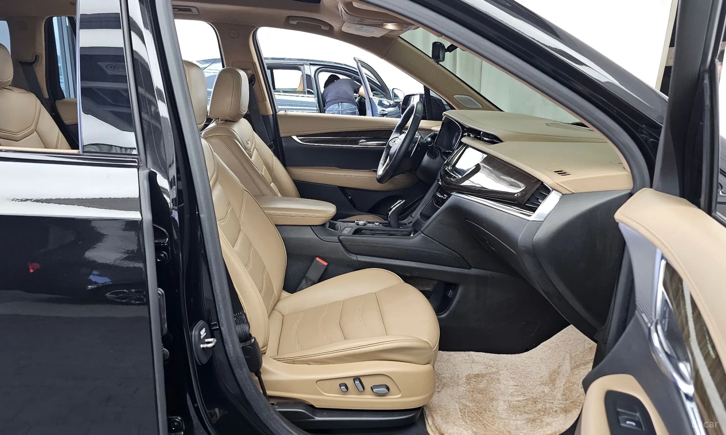 XT6