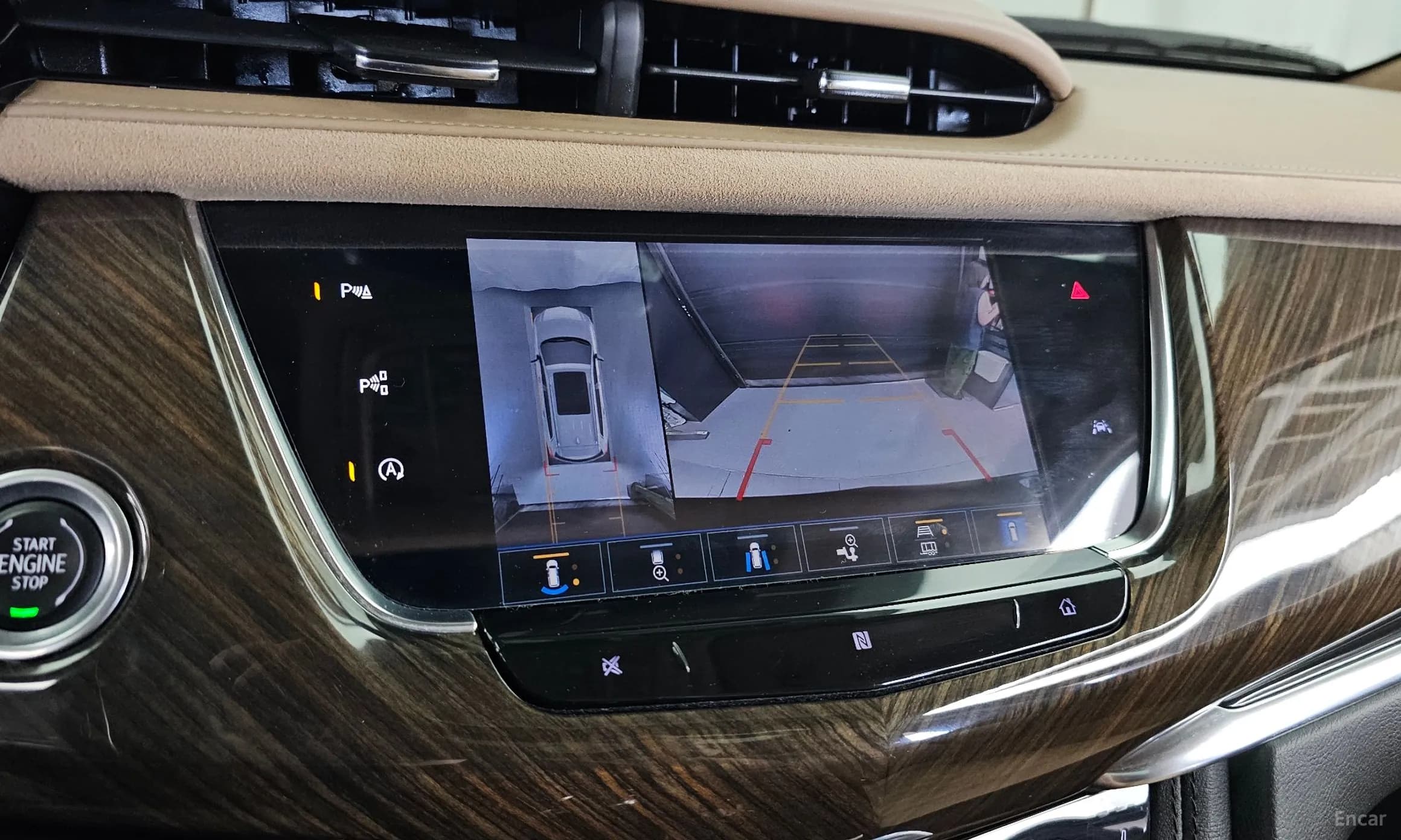 XT6