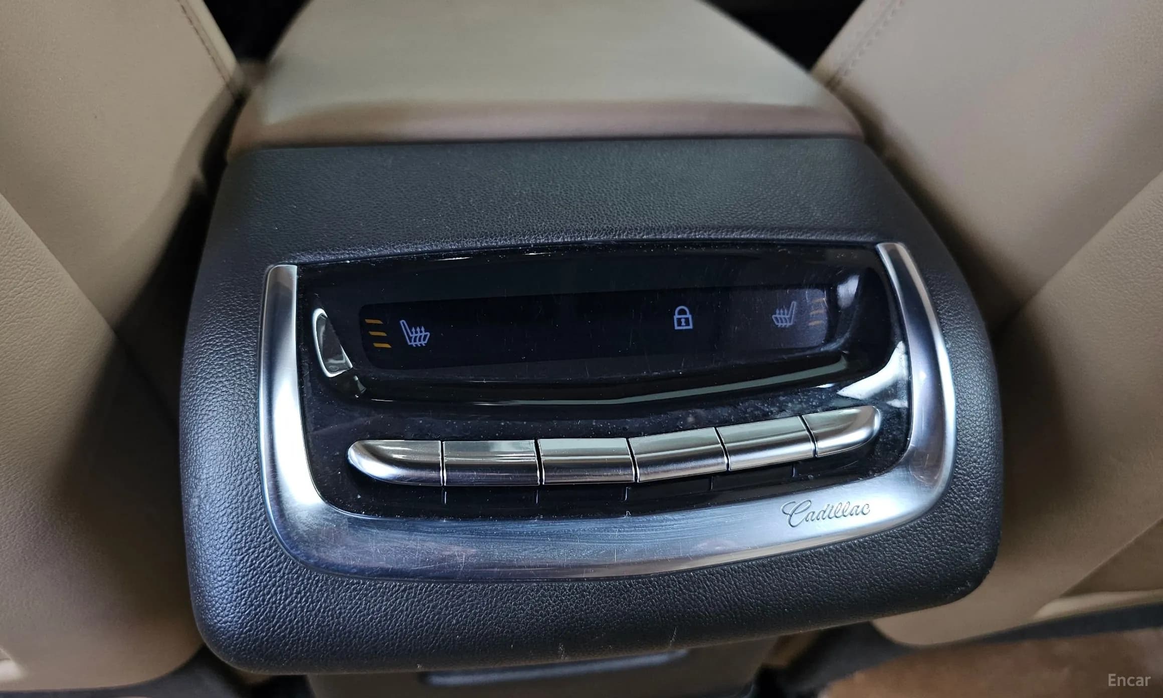 XT6