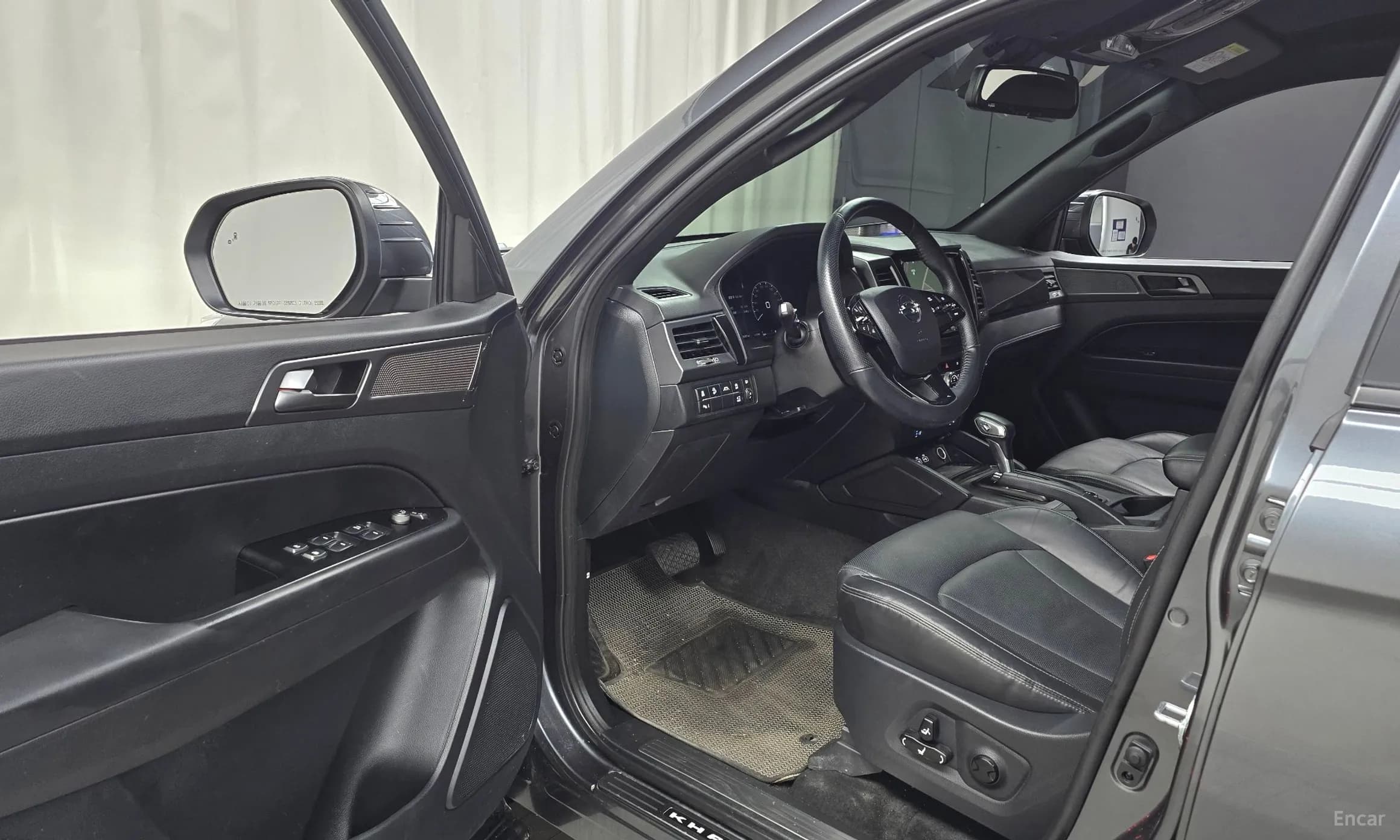 Rexton Sports Khan
