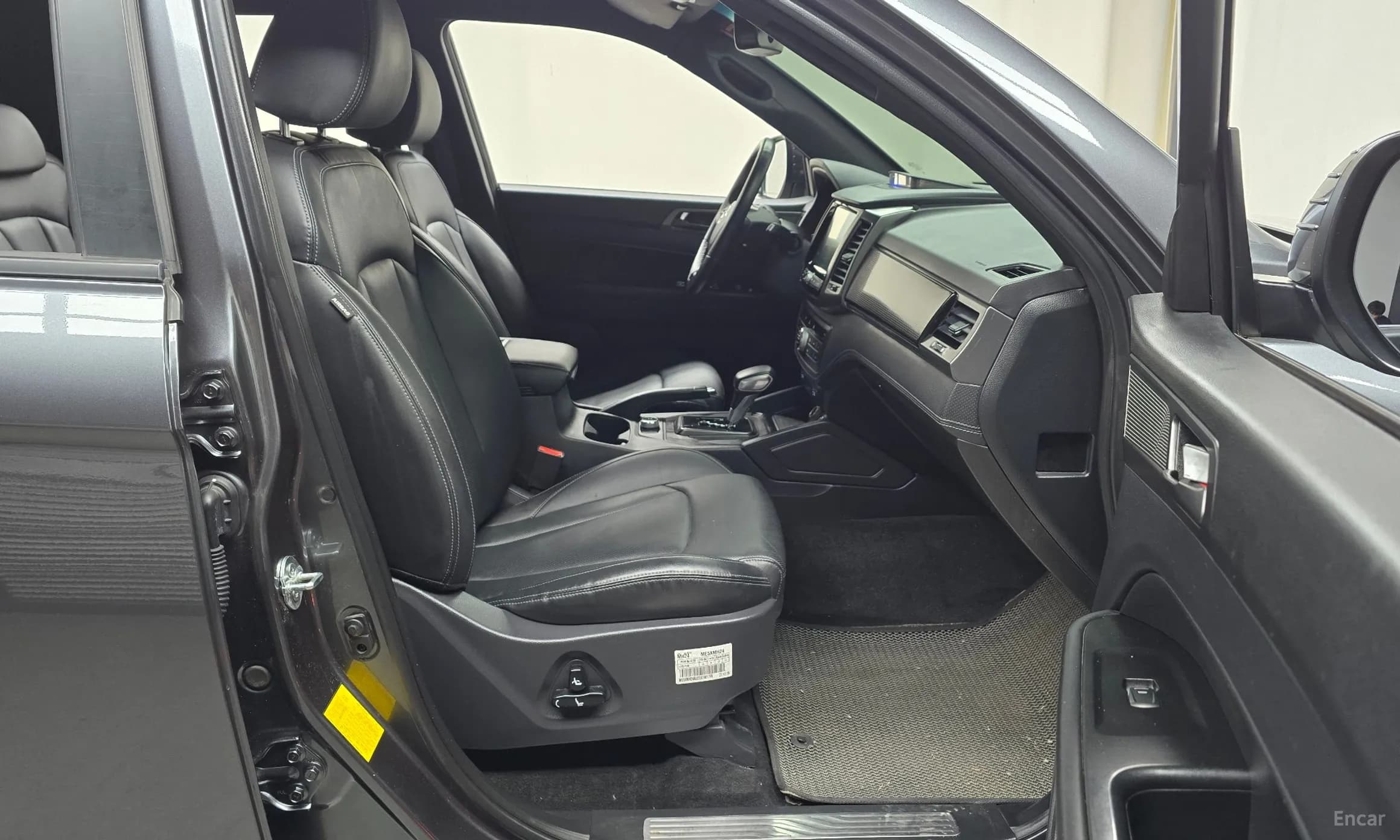 Rexton Sports Khan