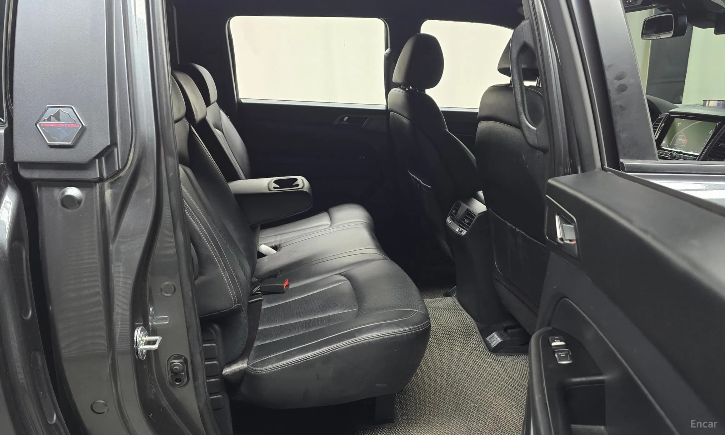Rexton Sports Khan