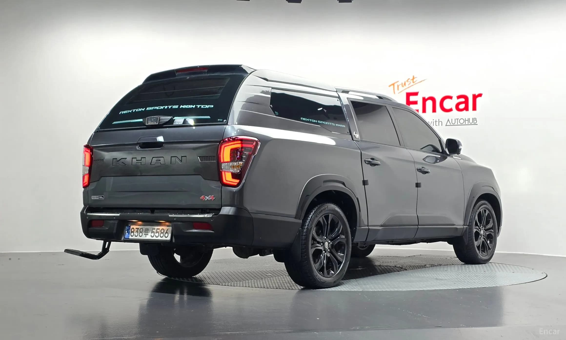 Rexton Sports Khan