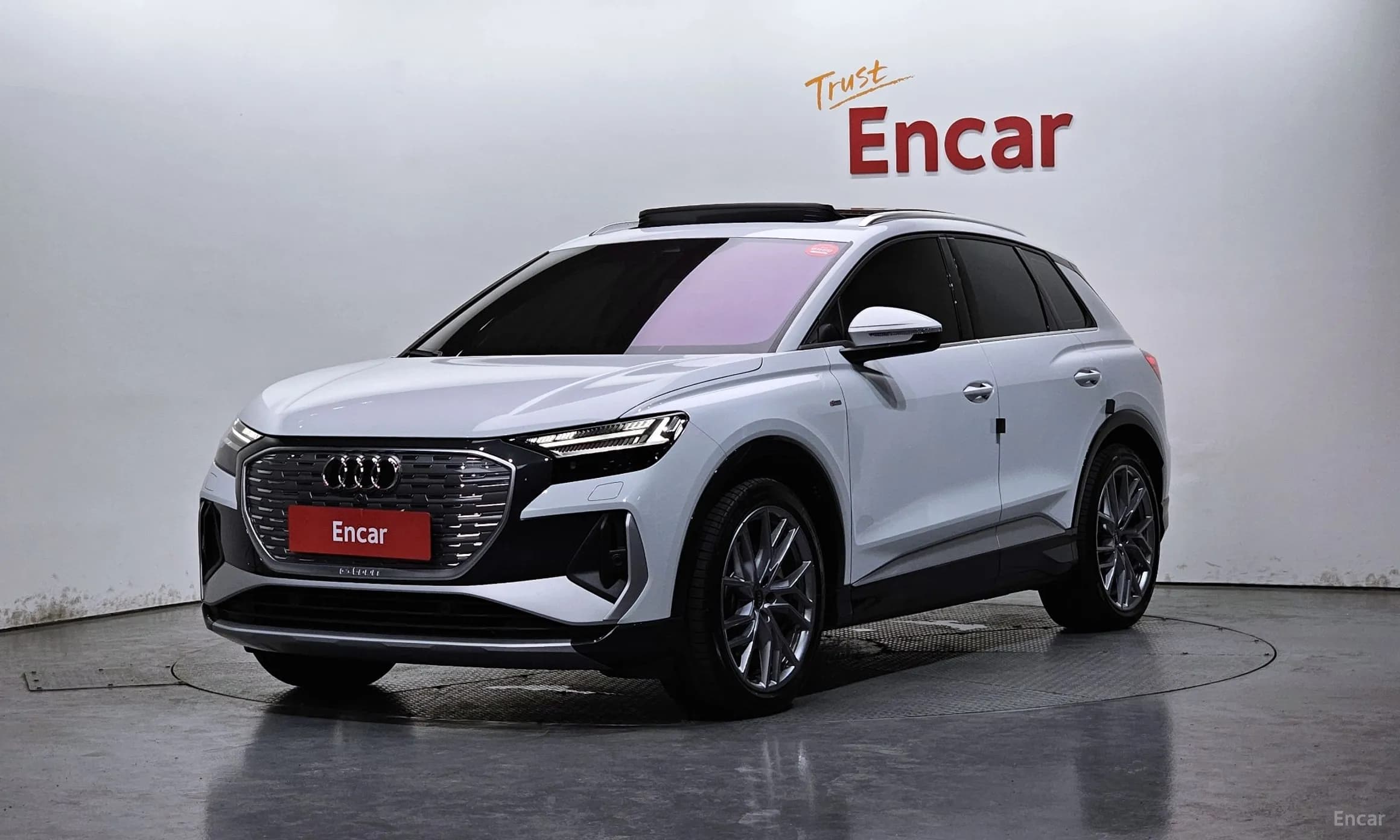 Q4 e-tron (F4)