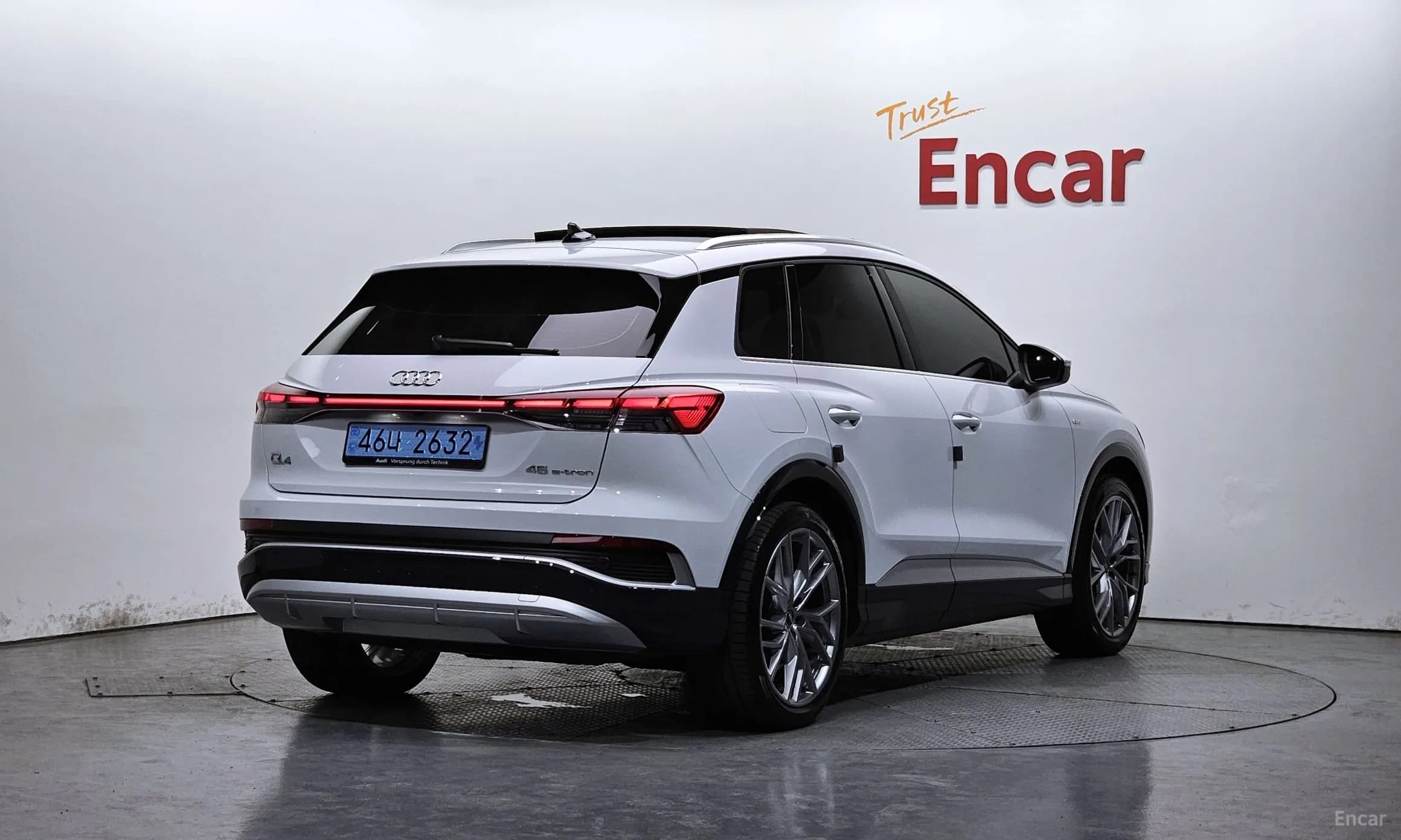 Q4 e-tron (F4)