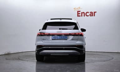 Q4 e-tron (F4)