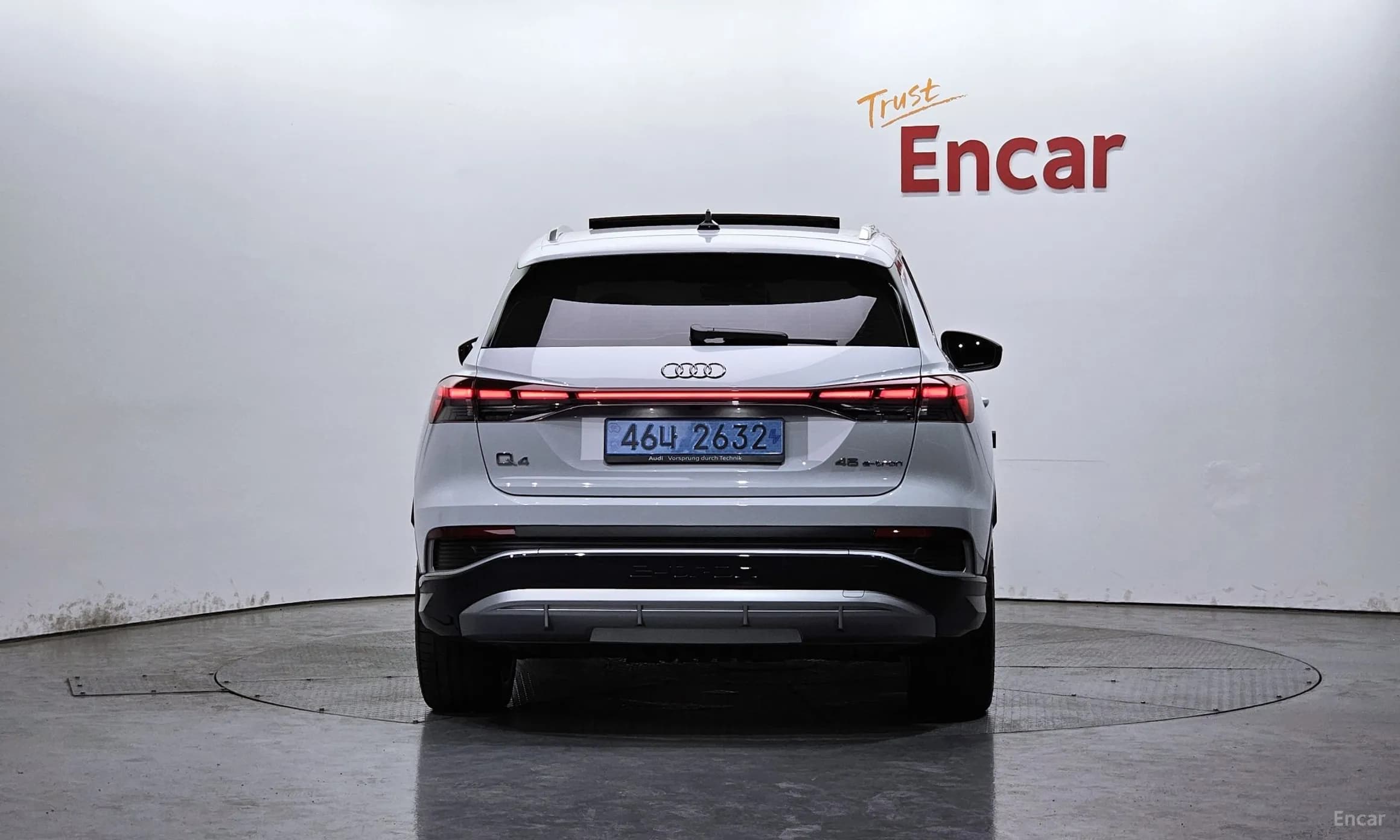 Q4 e-tron (F4)