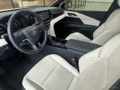 Camry (XV80)
