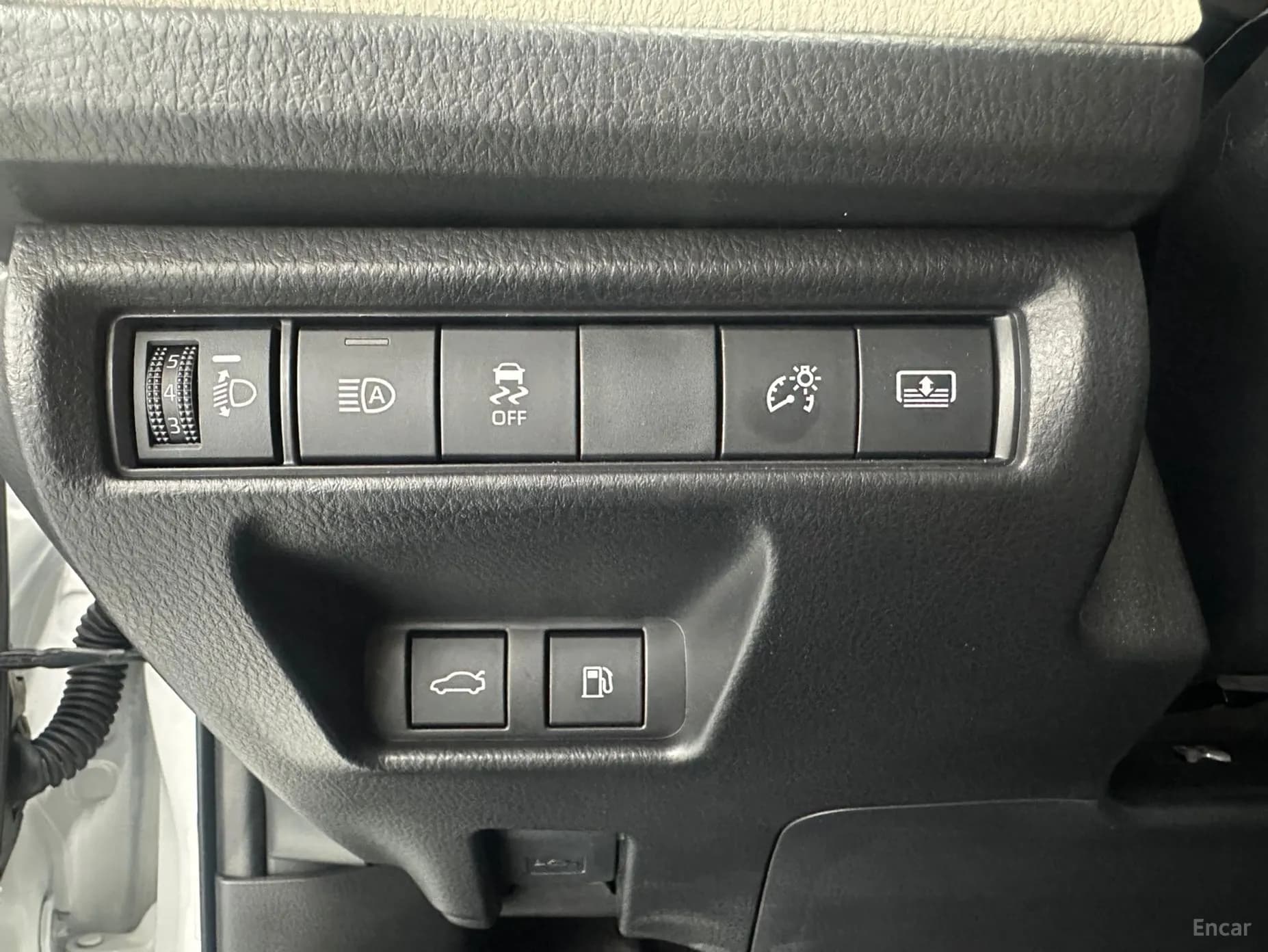 Camry (XV80)