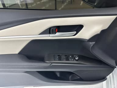 Camry (XV80)