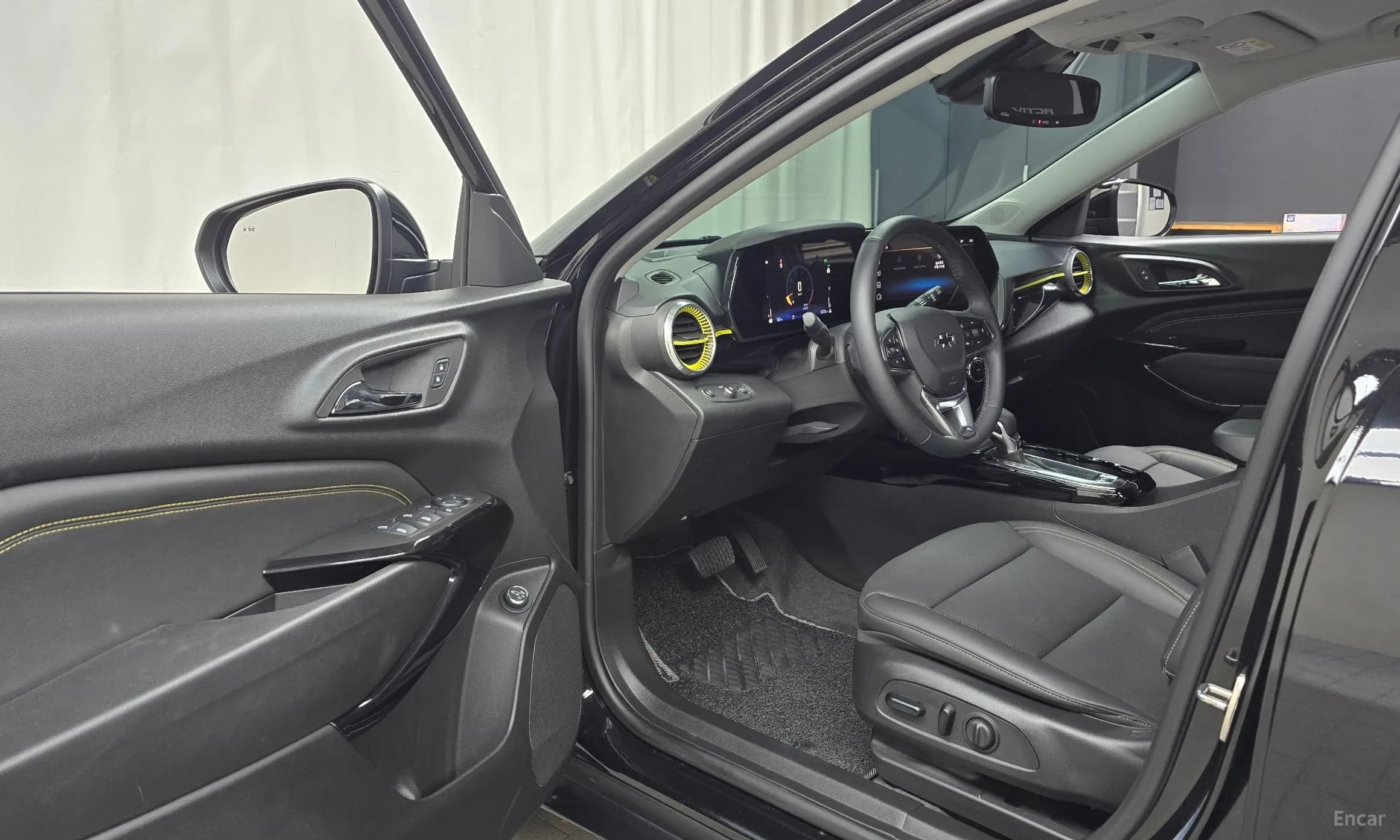 Trax Crossover