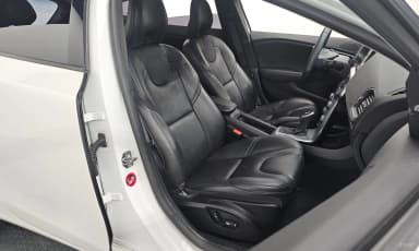 V40