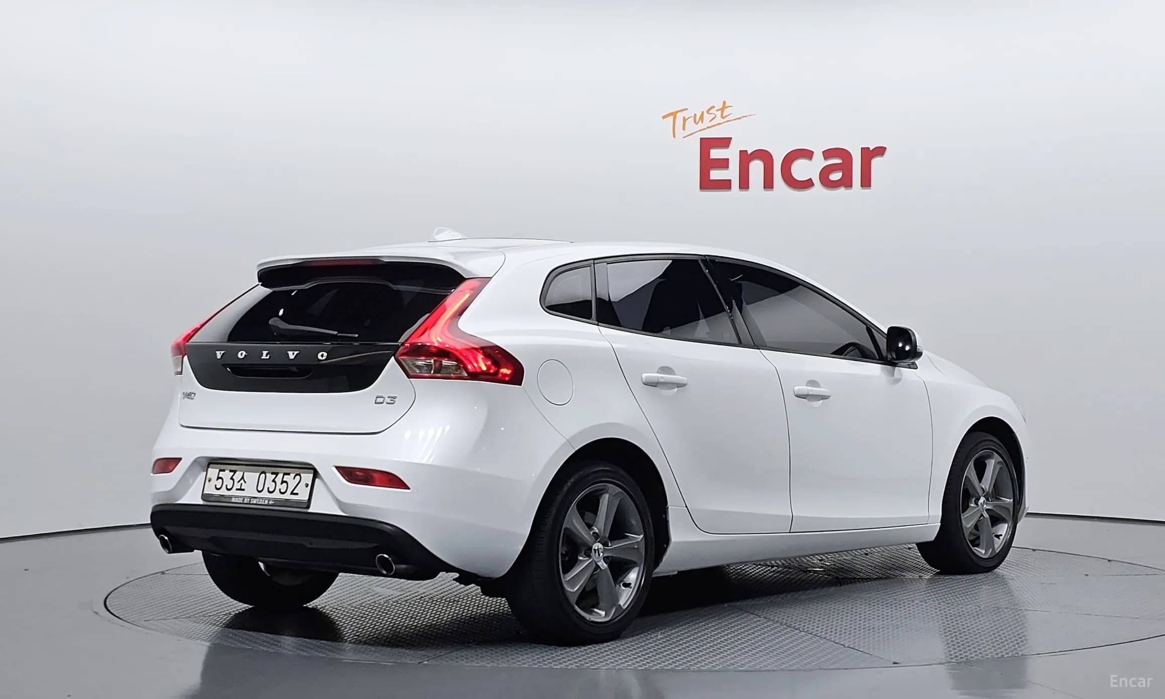 V40