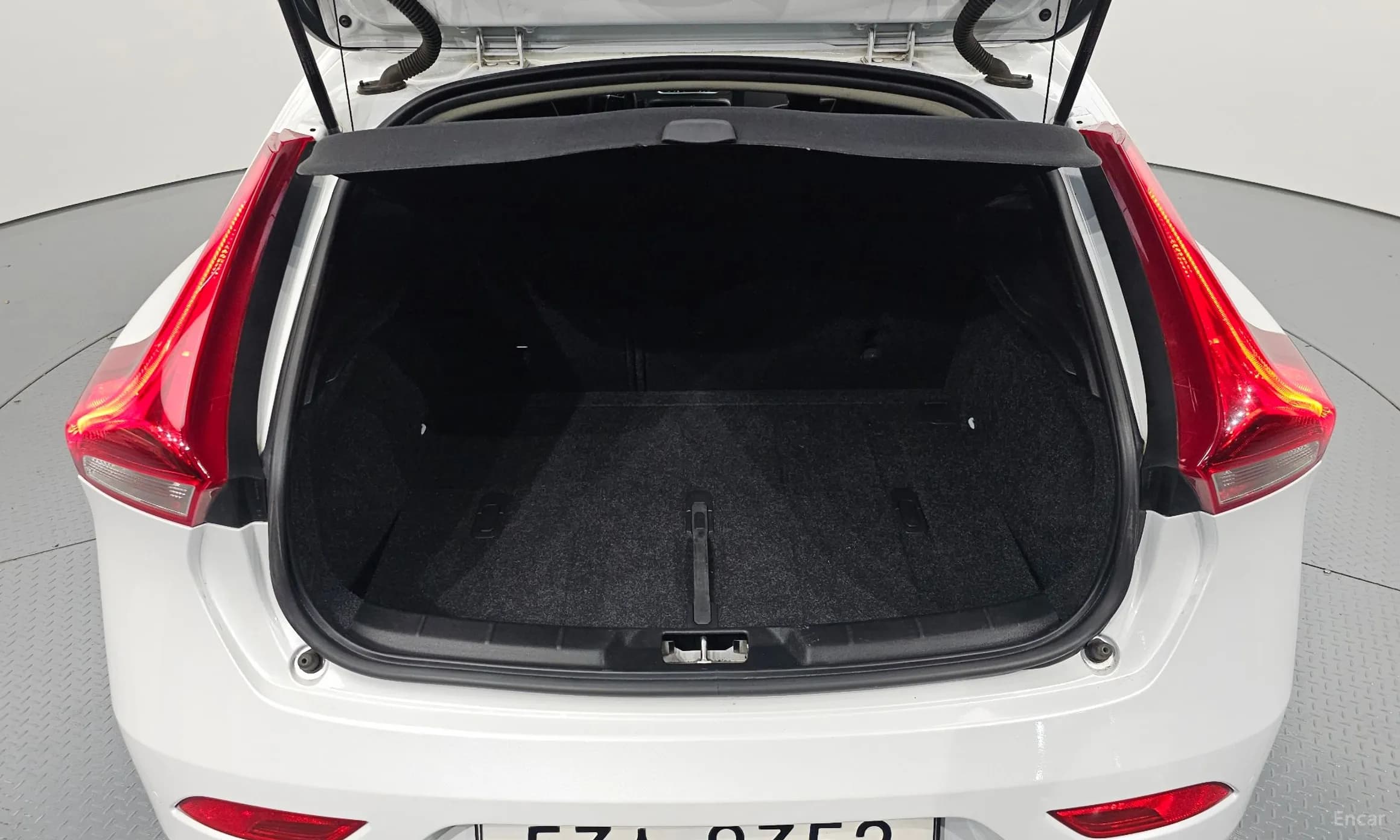 V40