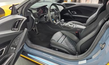 R8 (4S)