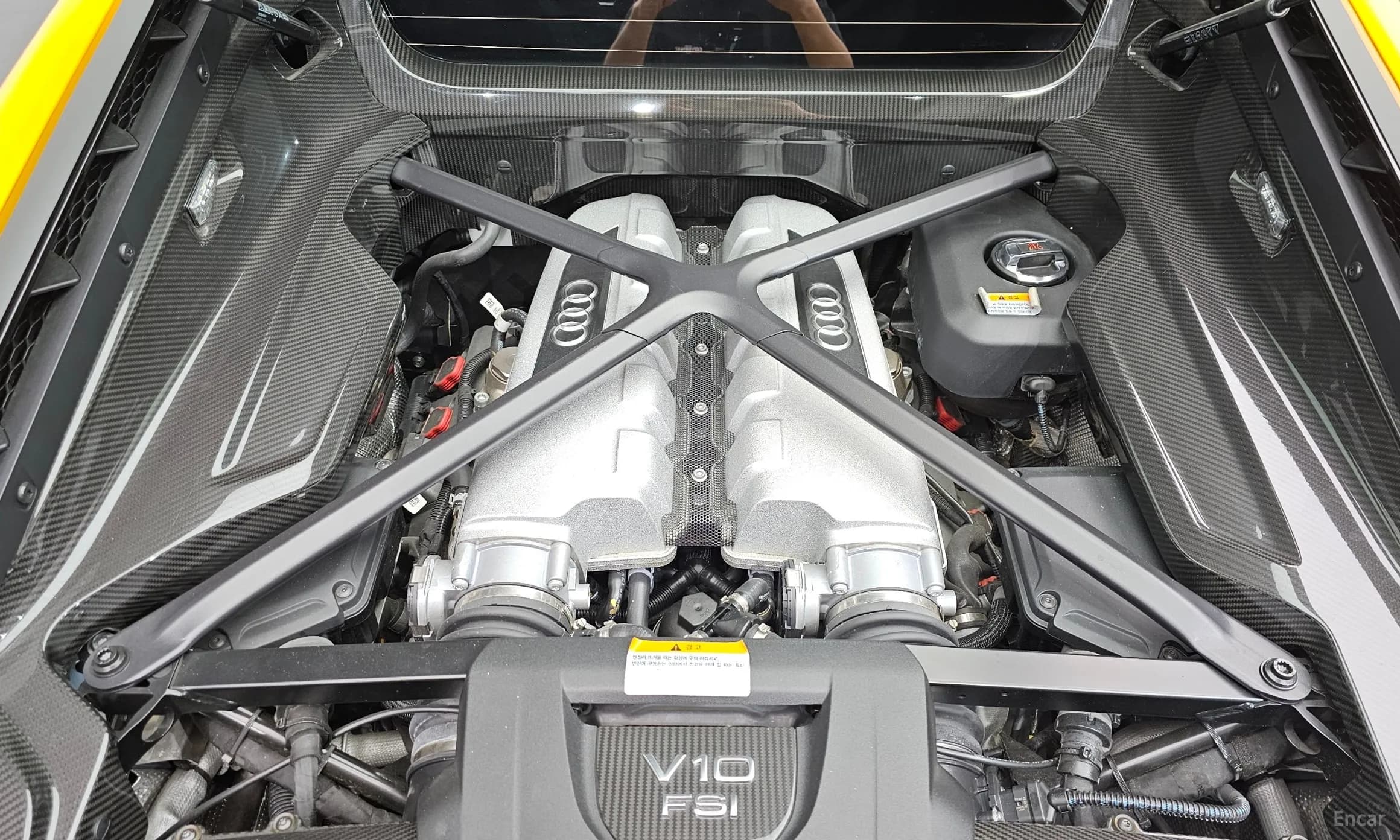 R8 (4S)