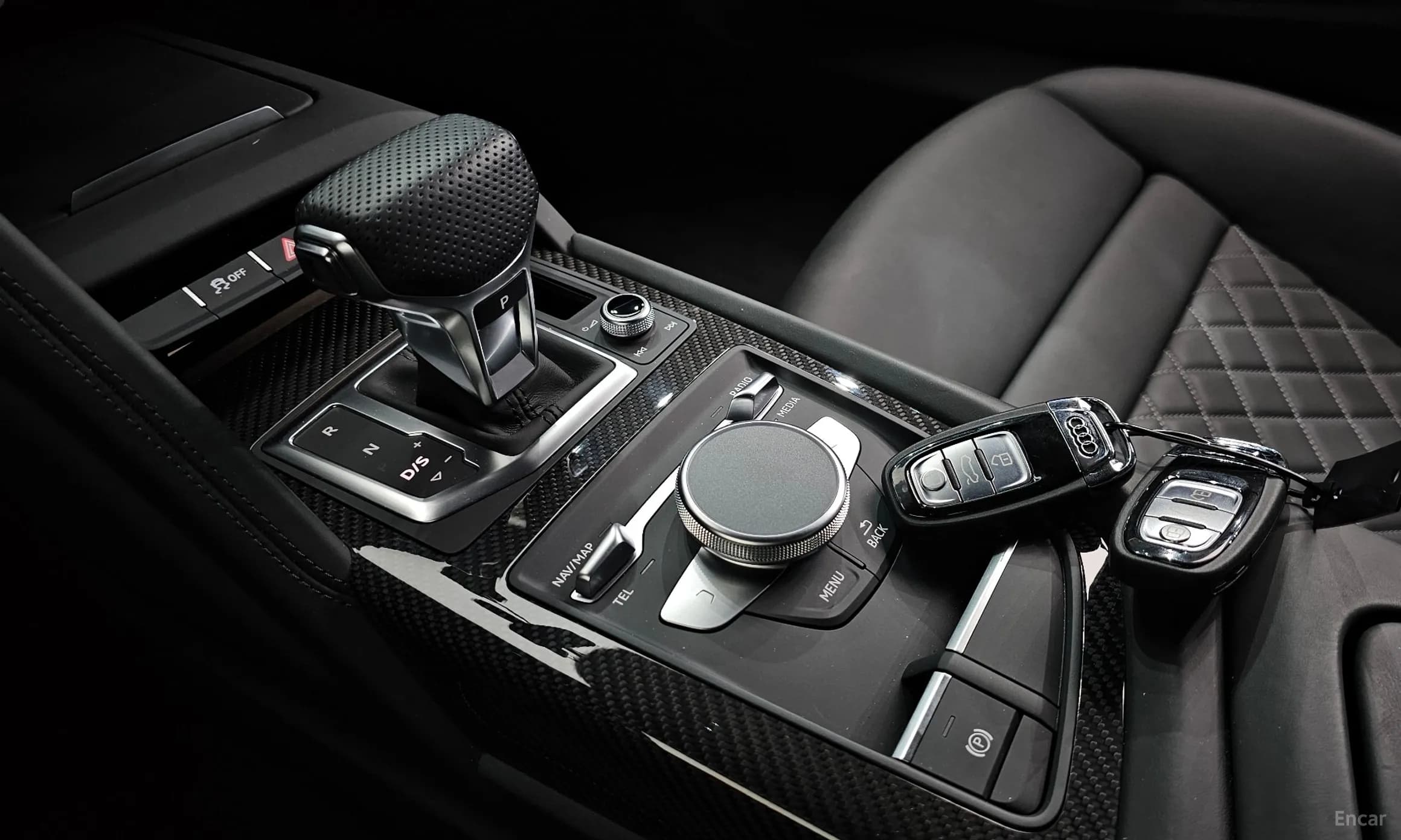 R8 (4S)