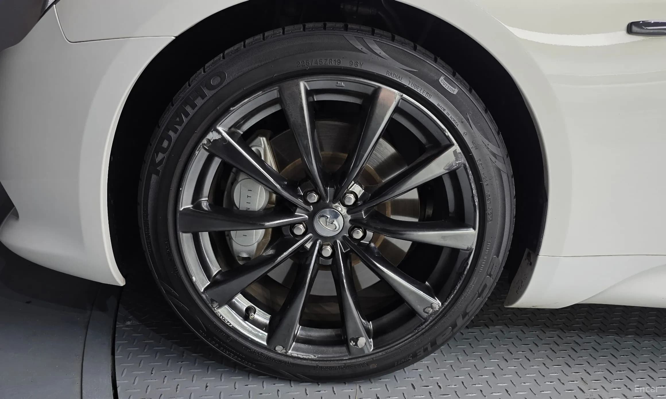 G37