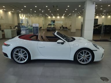 911 (992)