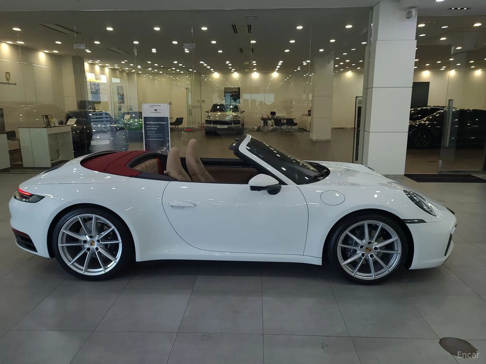 911 (992)