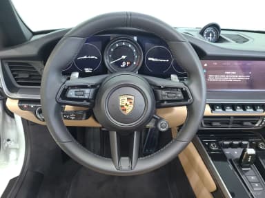911 (992)