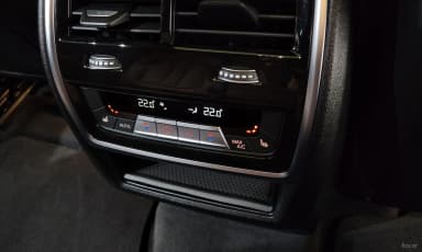 X6 (G06)
