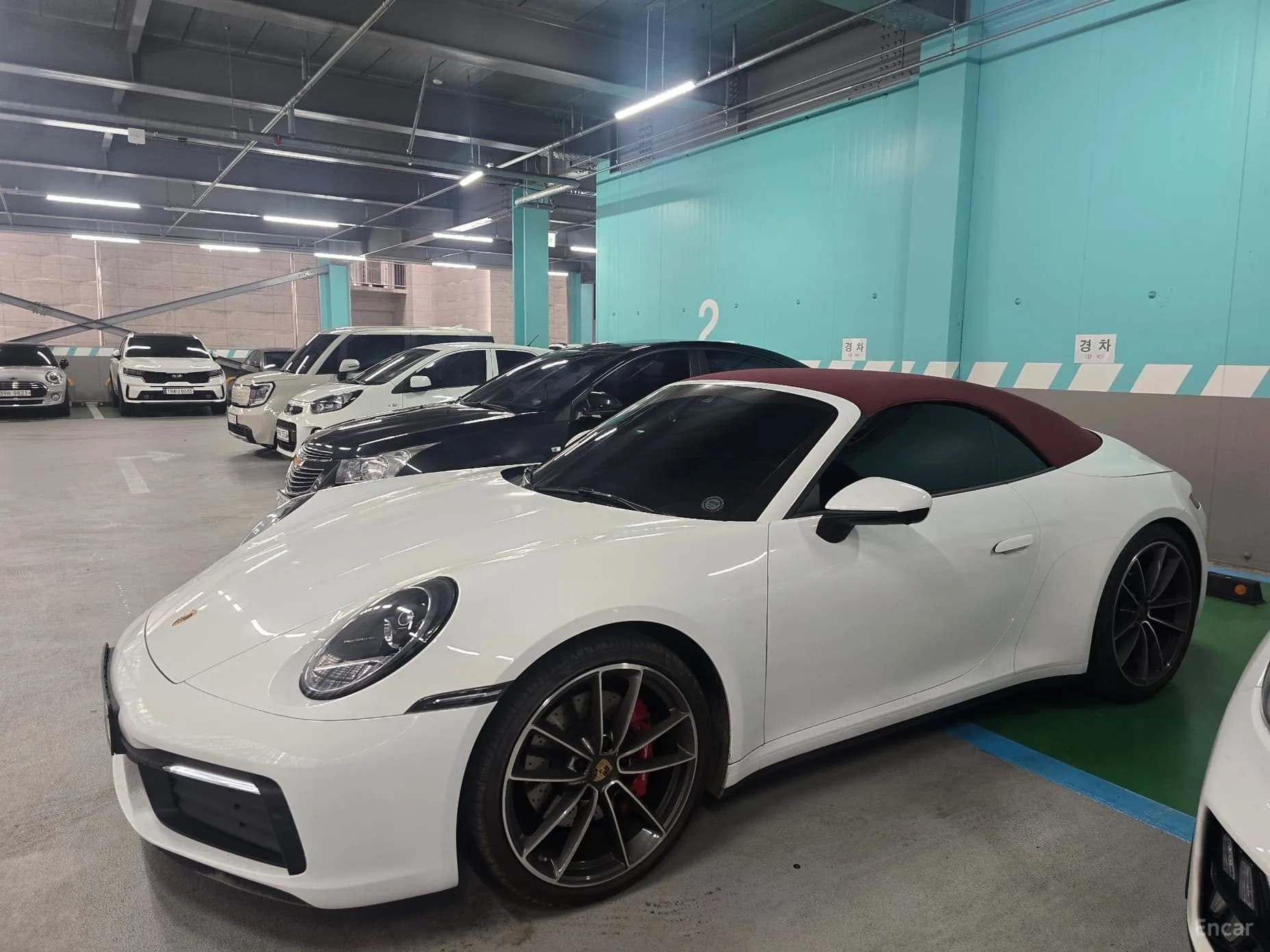 911 (992)
