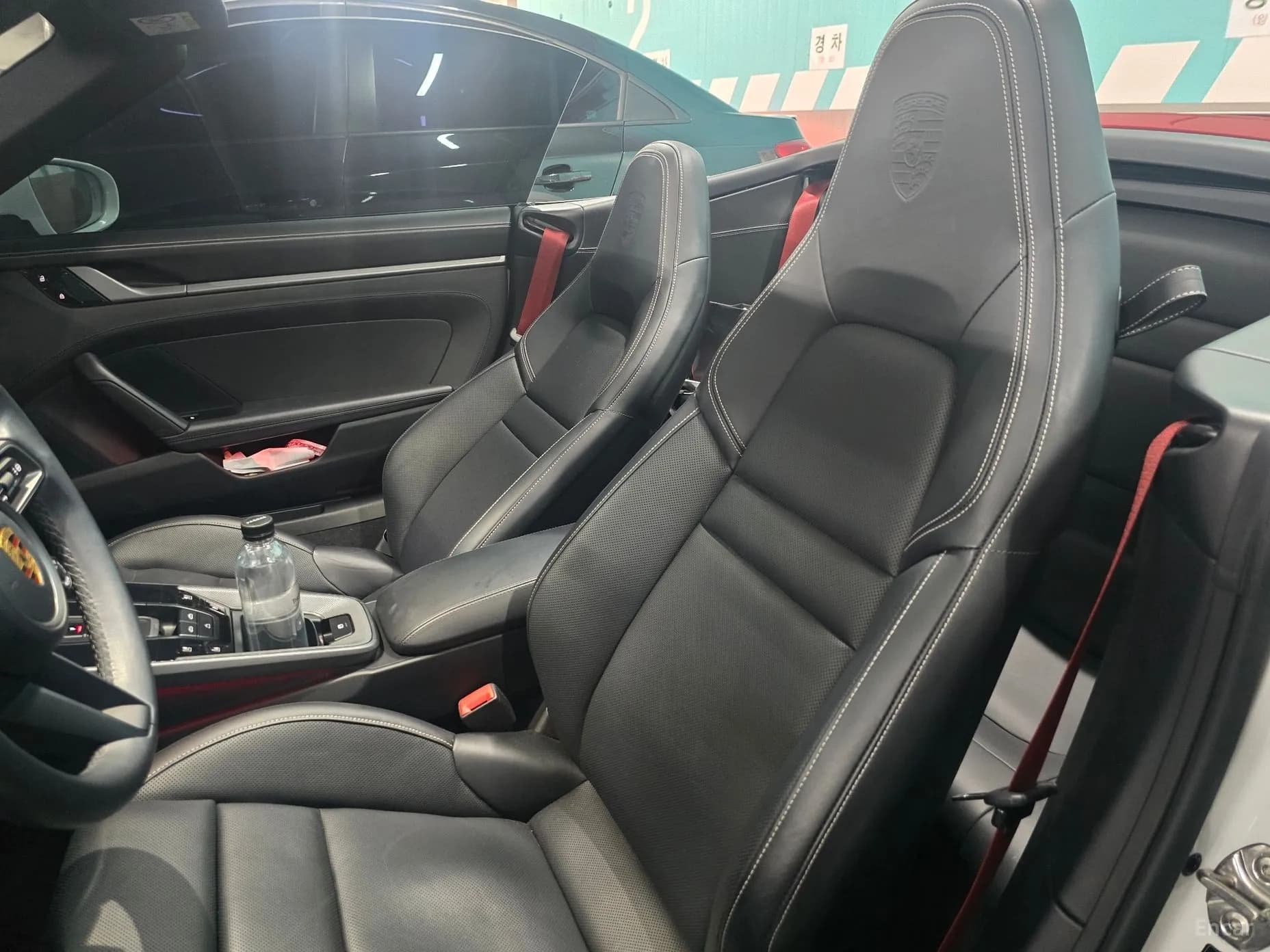 911 (992)