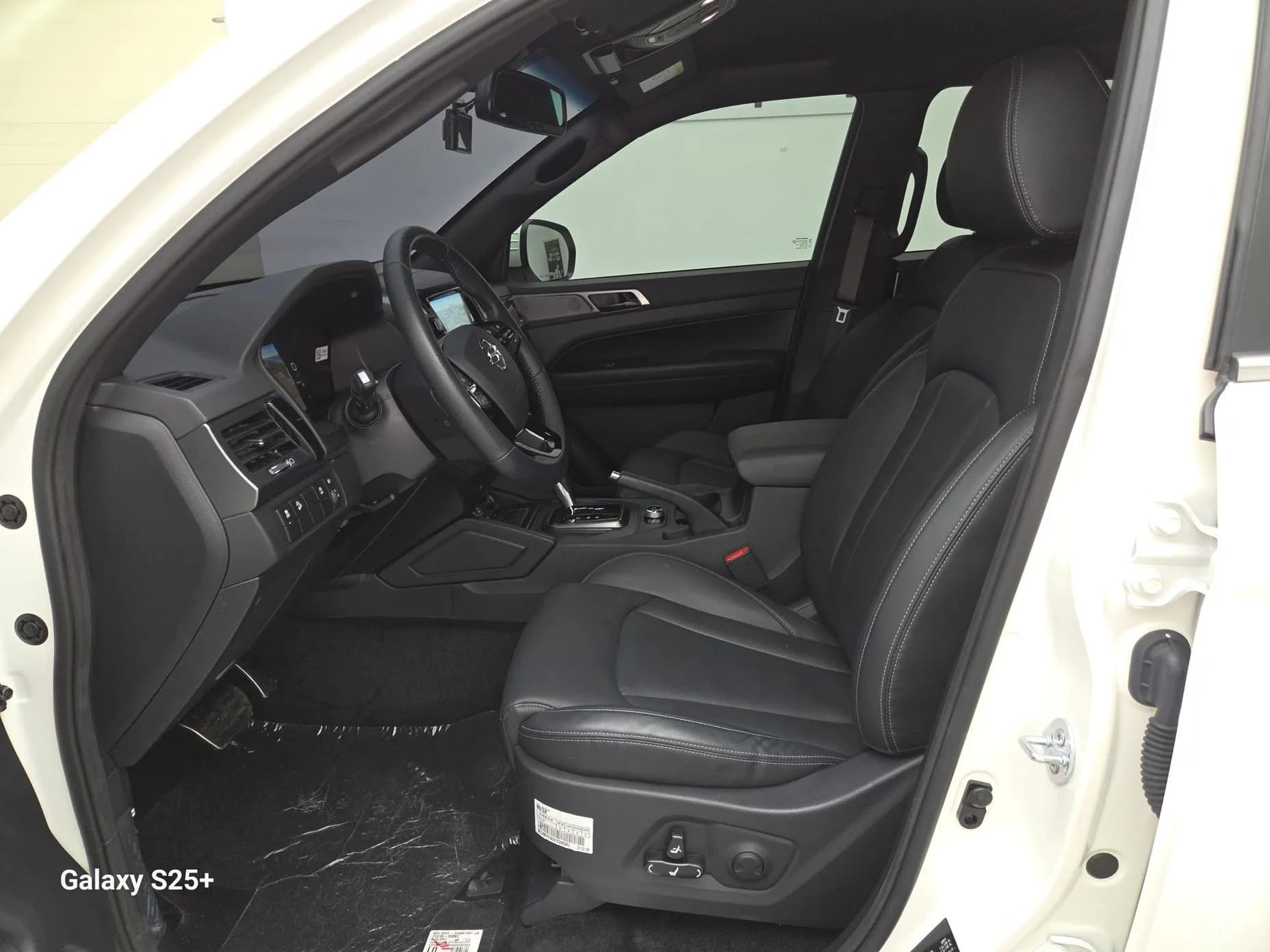 Rexton Sports Khan