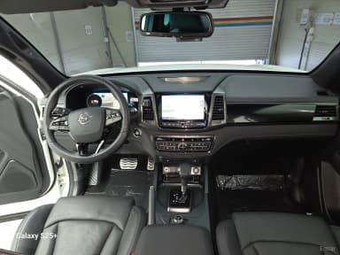 Rexton Sports Khan