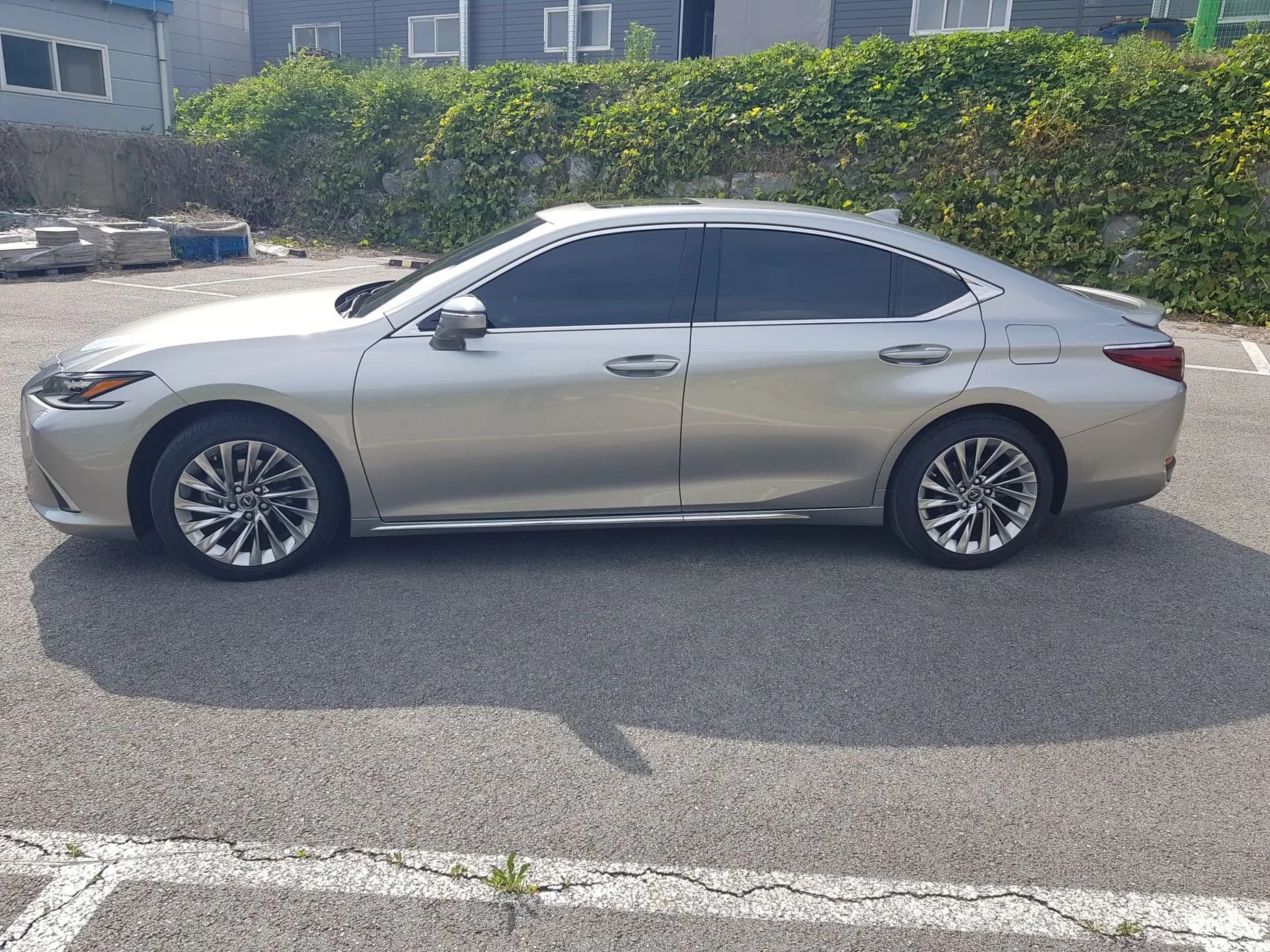 ES300h 7th Generation