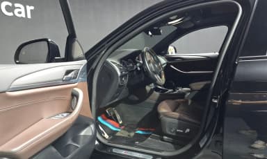 X4 (G02)