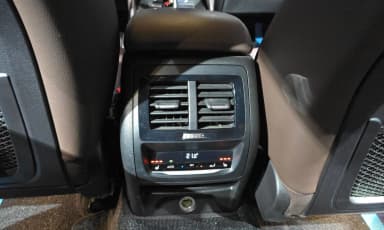 X4 (G02)