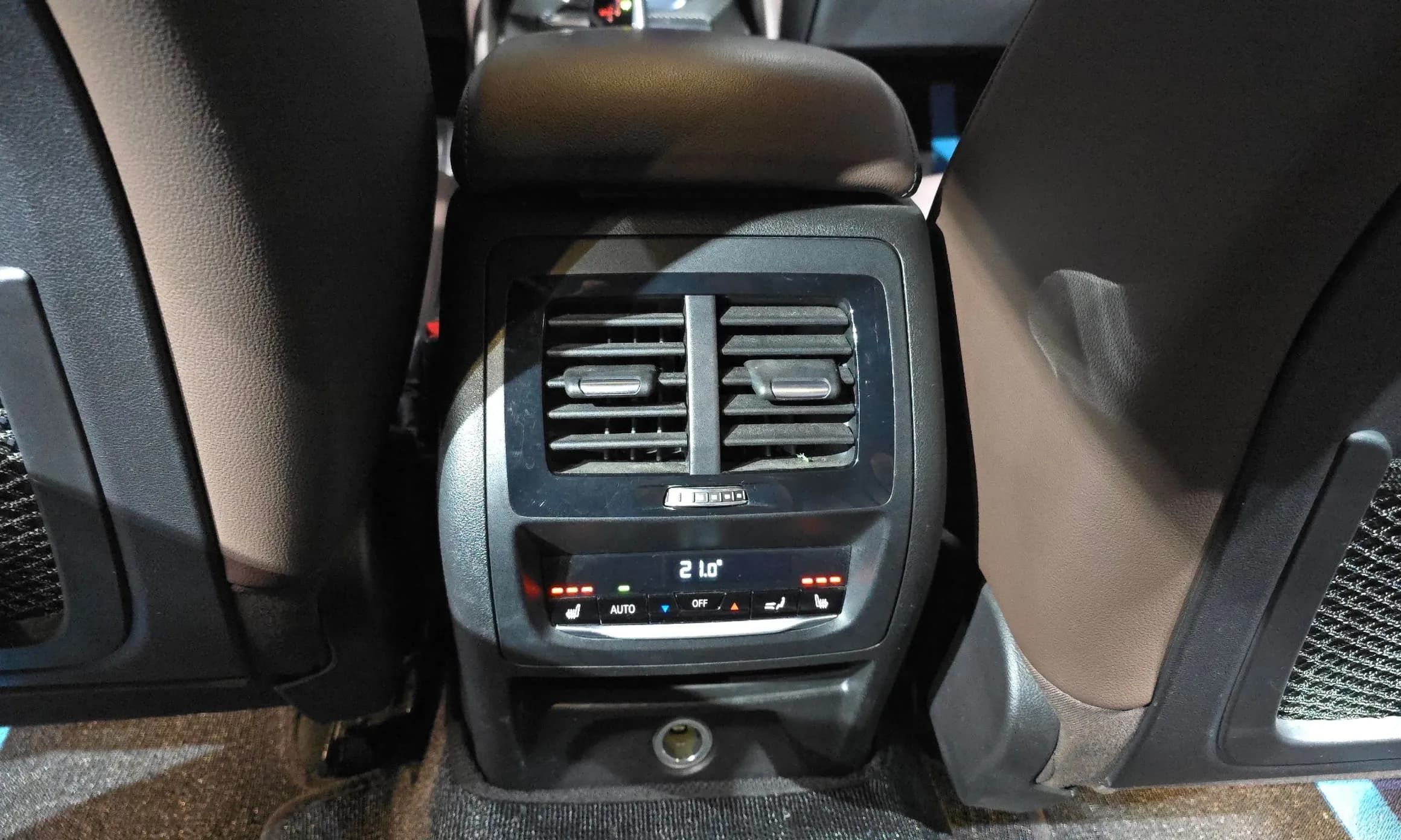 X4 (G02)