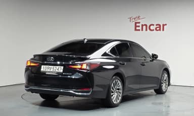 ES300h 7th Generation