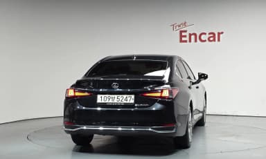 ES300h 7th Generation