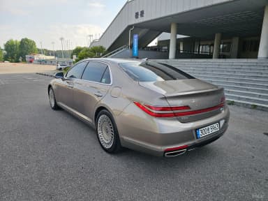 G90