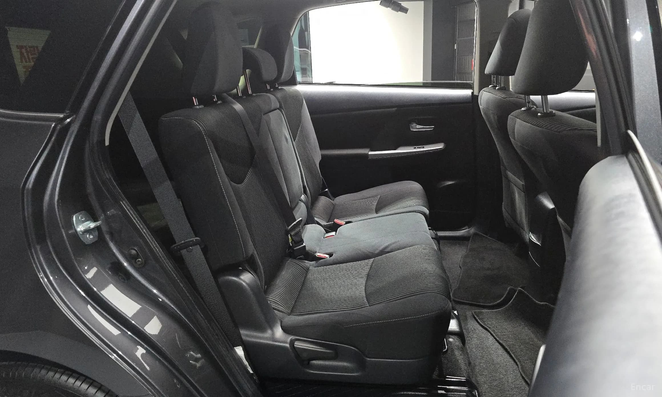 Prius V