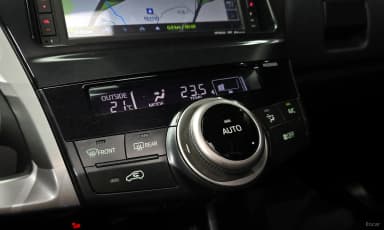 Prius V