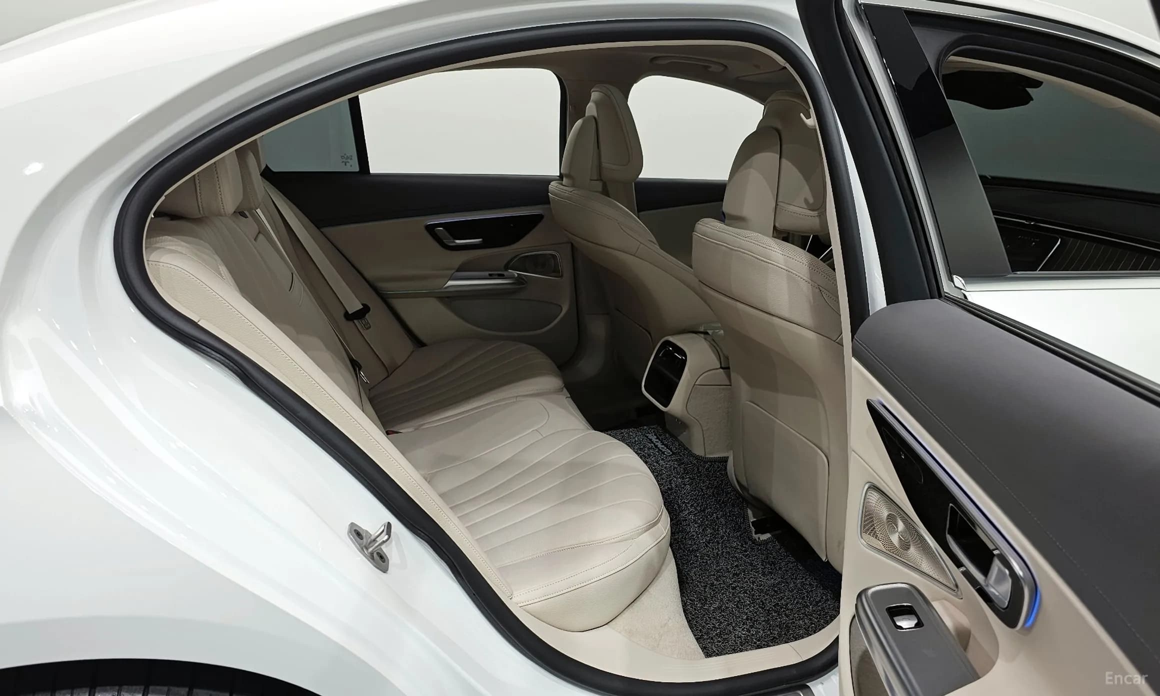 E-Class W214