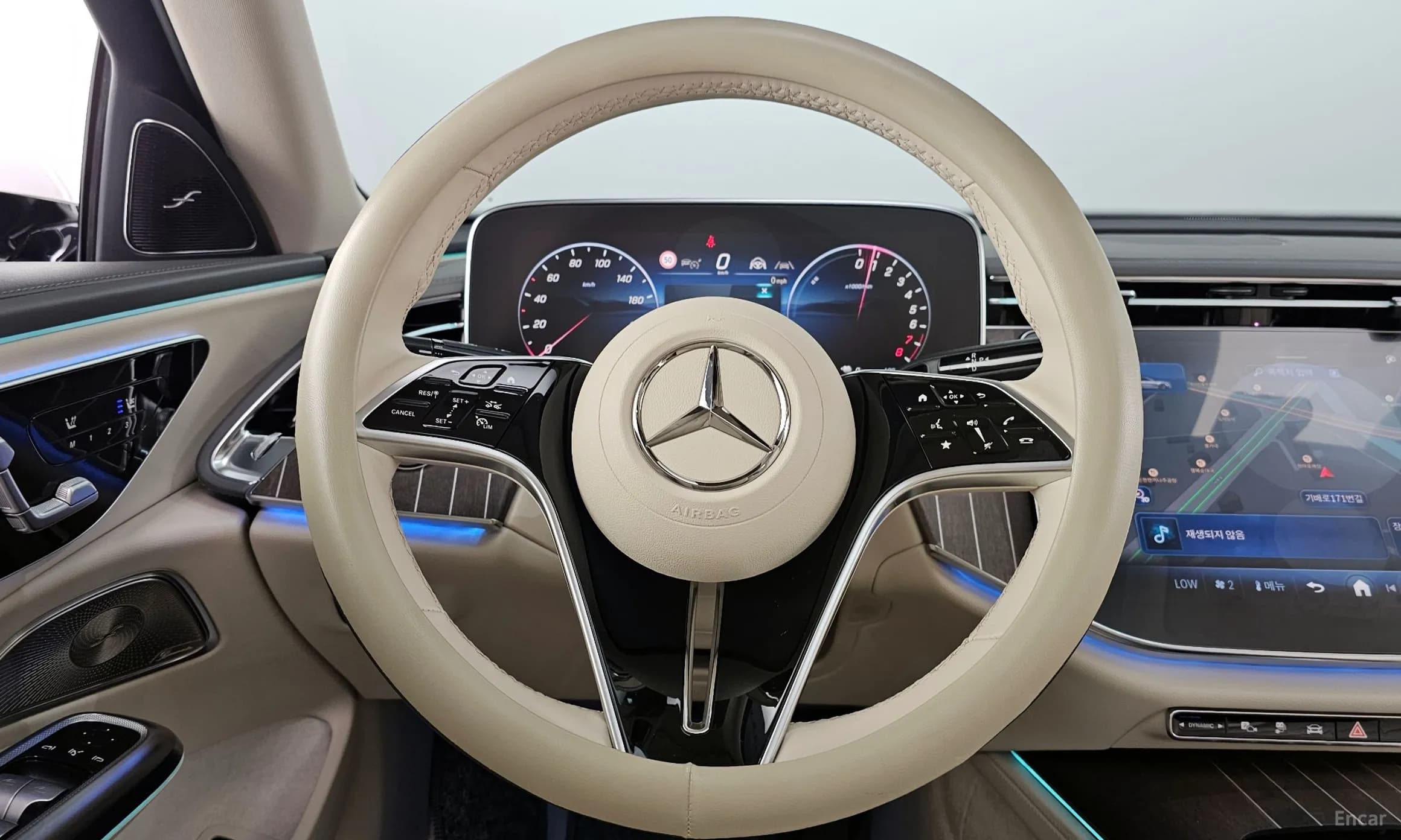 E-Class W214