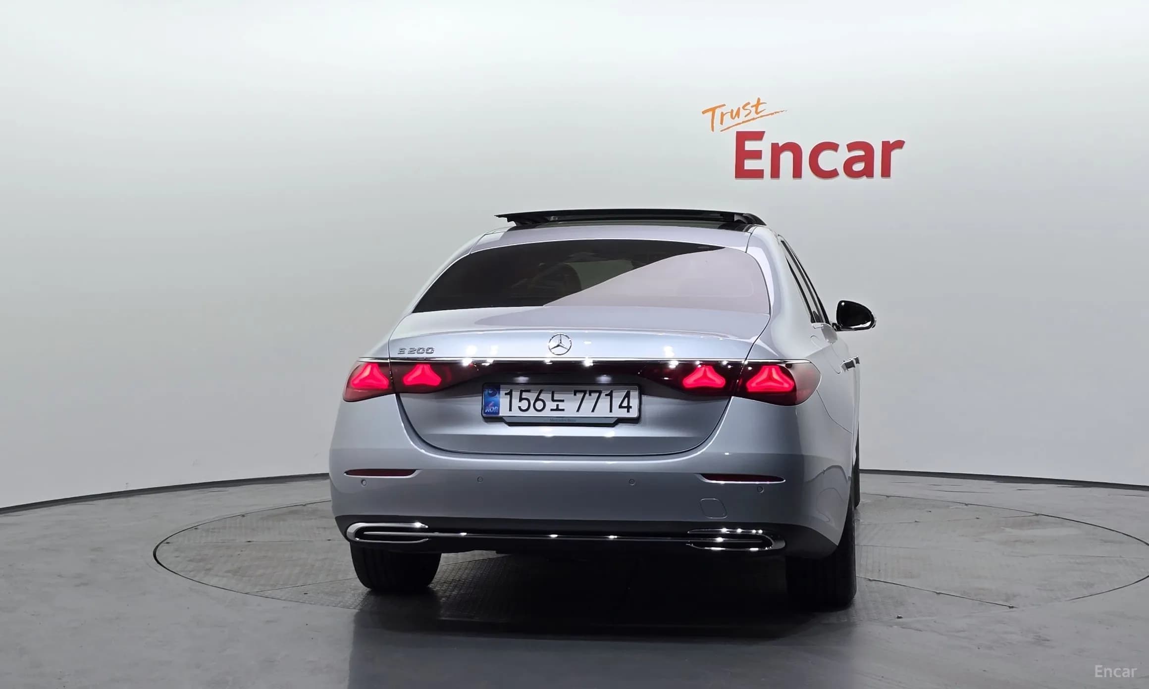 E-Class W214